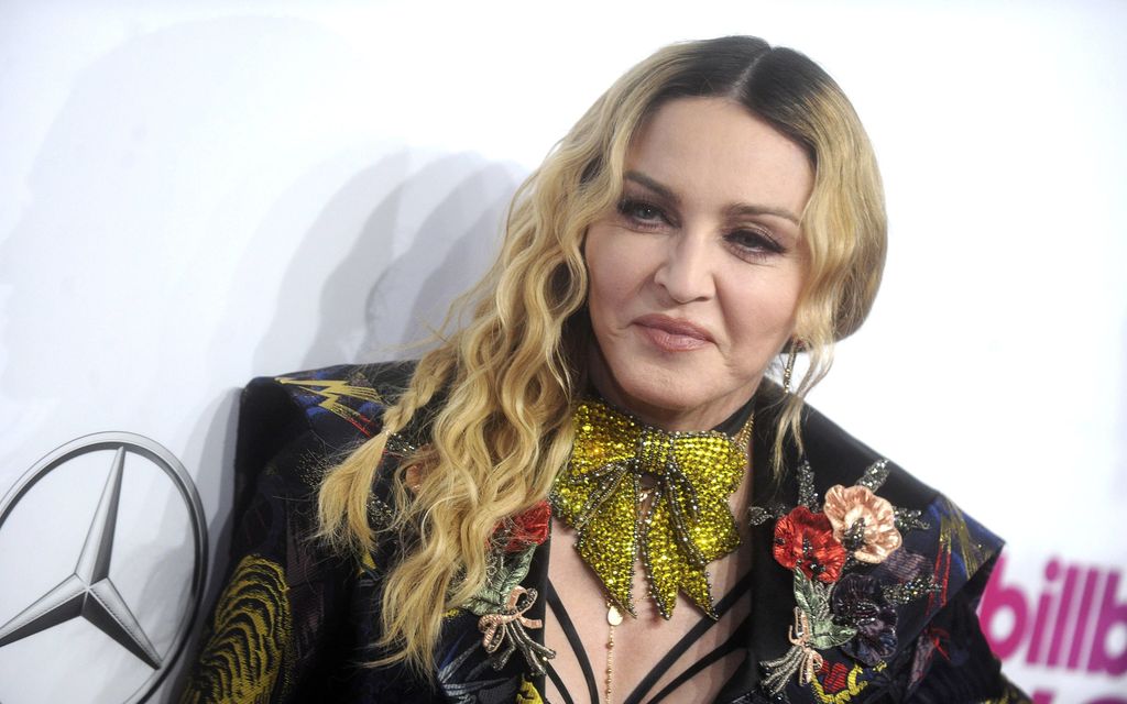 Lähde: Madonna oli kuumeessa kuukauden ennen sairaalahoitoa – Kotiutuneen laulajan pelätään edelleen laiminlyövän vointiaan 