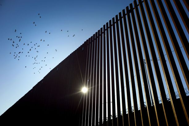 Trump haluaa rakentaa Meksikon-rajalle muurin.