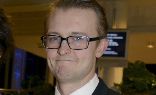Antti Mikkolalla on työn alla näytelmä "En voi auttaa, sori". Arkistokuva.