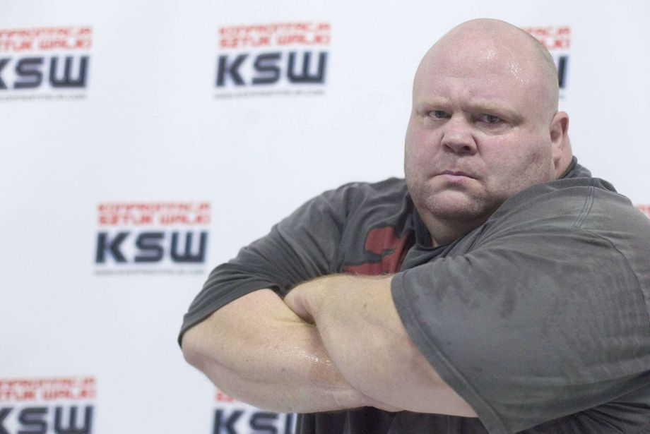 Pyörätuoliin joutunut ”Butterbean”, 57, näki jo loppunsa – Pudotti ...