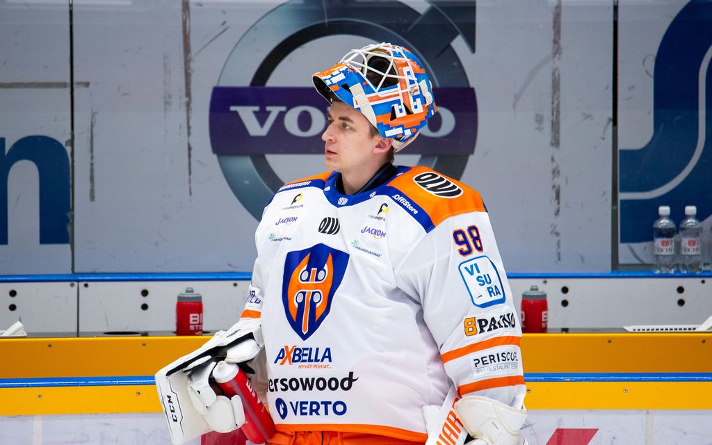 24 tunnin matka Venäjälle: Suomen mestari lähti KHL:ään maansa estelyistä huolimatta