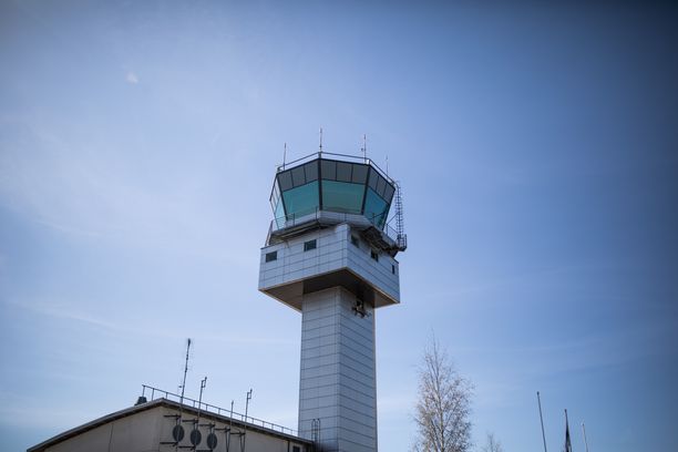 Lennonjohtoon tulee helmikuussa jo toinen työnsulku. Kuvituskuva Tampere-Pirkkalan lentoasemalta.