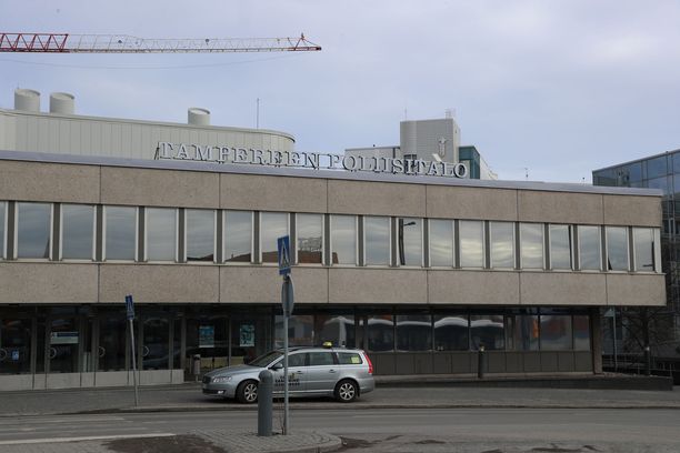 Tampereella tapahtunutta illanviettoa puitiin kahdessa eri oikeusasteessa. Arkistokuva poliisitalosta.