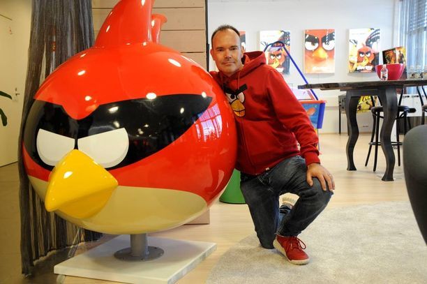 Peter Vesterbacka ja punainen Angry Birds -huppari olivat tuttu parivaljakko.