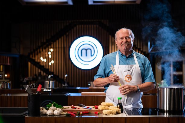 Jarmo Koski pääsi näyttämään kokkaustaitojaan MasterChef VIP -keittiöön.