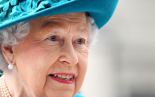 Kuninkaallinen perhe ei anna raha­lahjoituksia – nyt kuningatar Elisabet teki avokätisen poikkeuksen