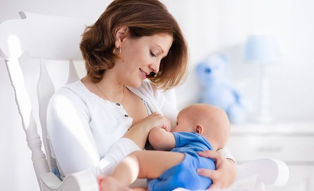 Tutkimuksessa huomattiin, että mitä kauemmin vauvaa imetti, sitä varmemmin se suojasi vauvaa kätkytkuolemalta.