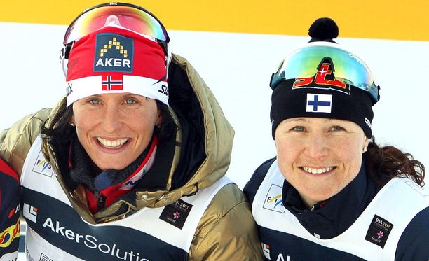 Marit Björgen (vas.) ja Aino-Kaisa Saarinen kilpailivat samoissa mittelöissä lähes koko 2000-luvun.
