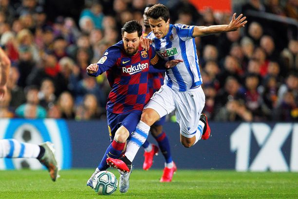 Lionel Messi nähdään jatkossa C Moren kanavilla. Kuvassa pallosta taistelemassa Real Sociedadin Ander Guevara.
