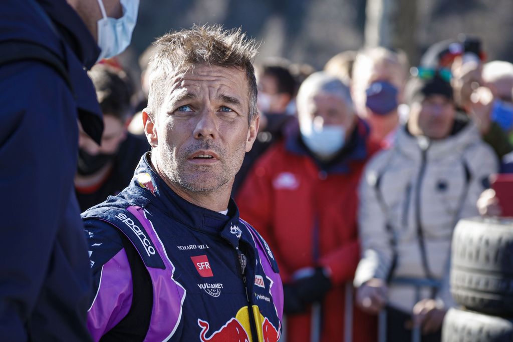 Tee perässä! 47-vuotias Sebastien Loeb heitti tyylipuhtaan voltin voiton kunniaksi