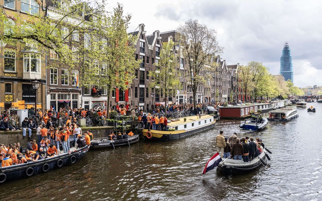 Törkeät turistit töppäilevät Amsterdamissa – Kaupunki ottaa kovat toimet käyttöön