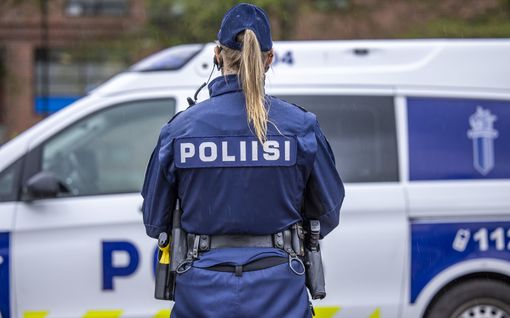 Uhri löytyi sairaalan pihalta puukotettuna – poliisi tutkii tapon yritystä Vantaalla