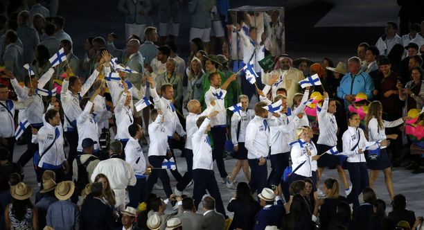 Suomen joukkue marssi avajaisissa Rion olympialaisissa 2016.
