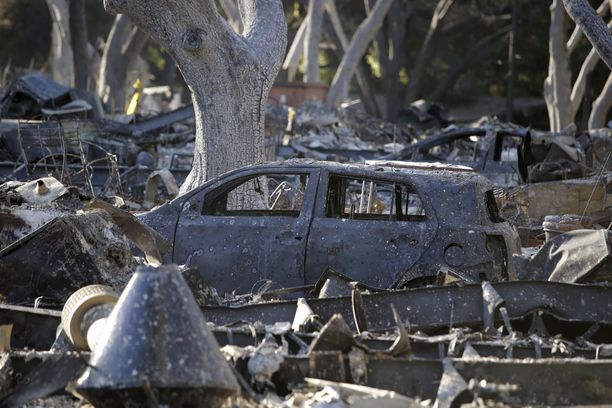 Etelä-Kalifornian Woolseyn palon tuhoja. 