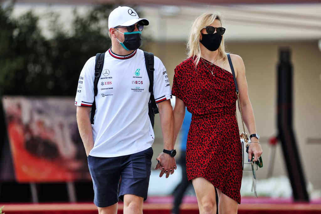 Tiffany lohdutti Bottasta, Kimi rikkoi sponsori­sääntöjä – näin kuskit kommentoivat sekasortoista kisaa