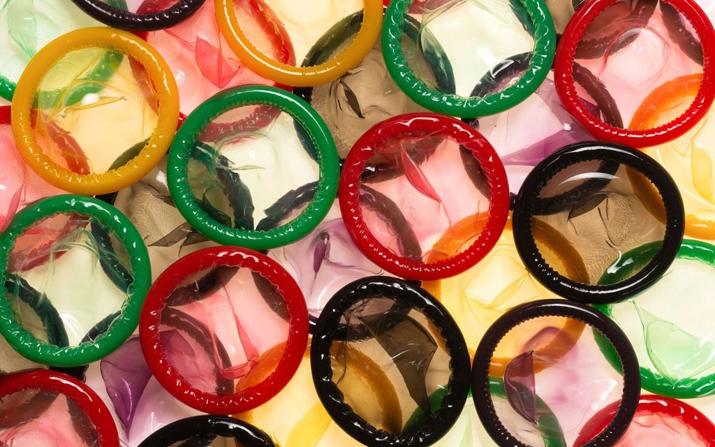 Peitto heilumaan! Urheilijoille tarjotaan posketon määrä kondomeja