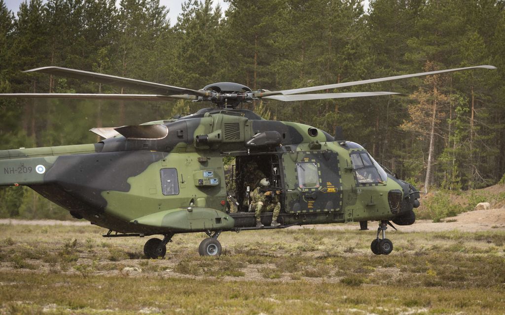 Helikopteri seurasi droonia Kouvolassa – Puolustus­voimat: Ei huolta