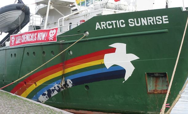 Kv. Merioikeus Vaatii Greenpeace-aktivisteja Ja Laivaa Vapaiksi