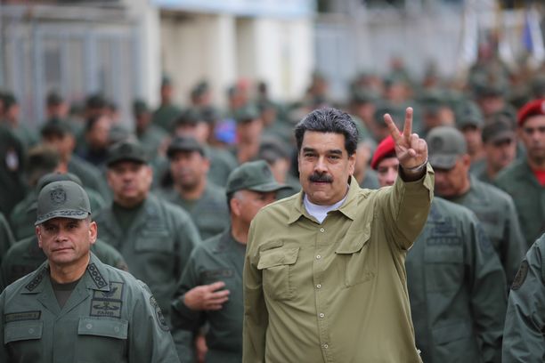 Venezuelan armeija tukee Maduroa.