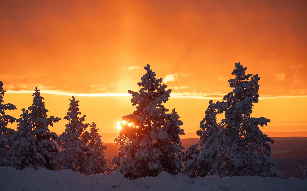 Suomeen saapuu poikkeuk­sellinen lämpöaalto – Taivas voi värjäytyä punaiseksi