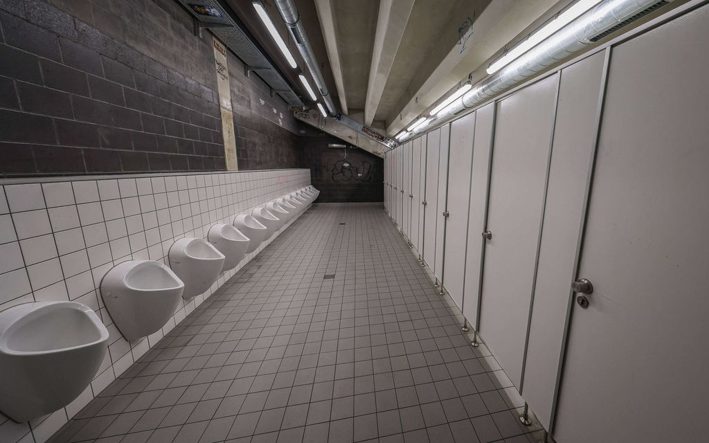 Jättistadionin vessasta löytyi kuollut kiinalainen