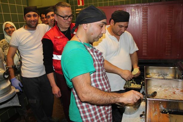 Täältä tulee Mamulandian osuuskunta! Kauhavan vastaanottokeskukseen  osuuskunta turvapaikanhakijoille ja keskuksen työntekijöille