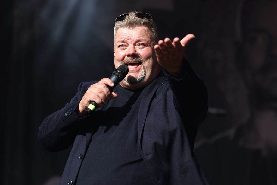 I-P: Jari Sillanpään konsertista nousi iso haloo