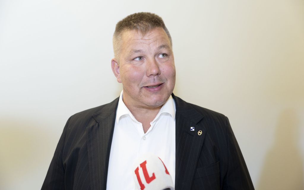 Kansanedustaja Mäenpää harkitsee tutkinta­pyyntöä Provinssin tapahtumista