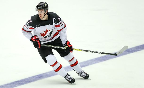 Connor McDavid viimeisteli Kanadan voittomaalin jatkoajalla.