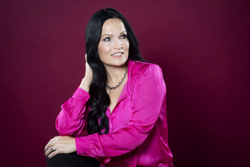 Yllättävä yhteistyö: Tarja Turunen levytti uudelleen vanhan Nightwish-kappaleen