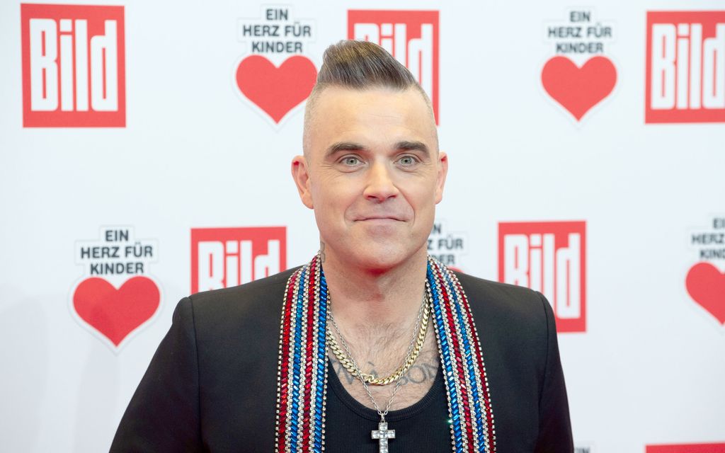 Robbie Williams avautuu arasta aiheesta – kaljuuntuminen sai turvautumaan peruukkiin 
