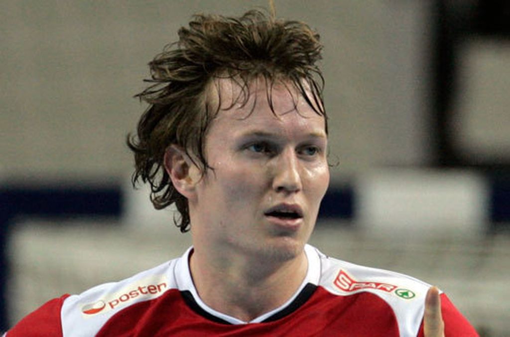 tyttö crys alkaen iso kalu