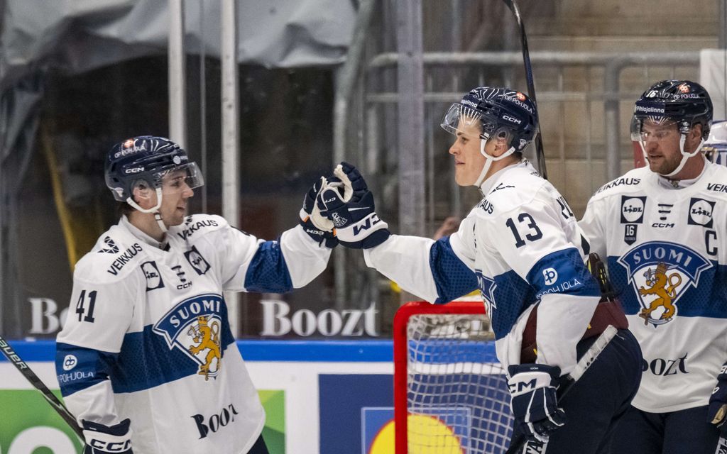 Aleksander Barkov ulkona Leijonien kokoonpanosta