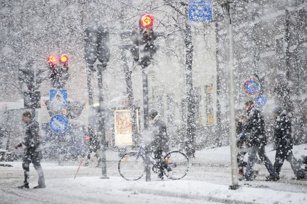 Etelä-Suomeen saapuvat ensimmäiset lumisateet viikonloppuna, mutta lisää on odotettavissa torstaina.