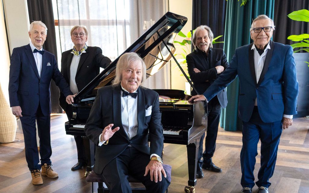 Iskelmä­legendat yhteis­kiertueelle