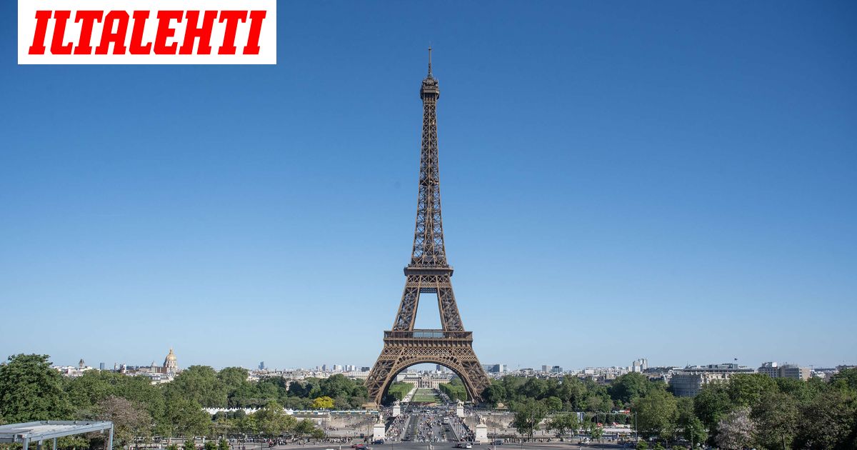 Turistiryhmän toive toteutettiin Eiffel-tornilla