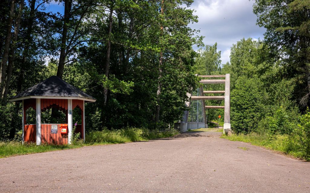 Isä ajoi poikansa kanssa syrjäiselle sillalle – Sitten tapahtui jotain karmeaa 
