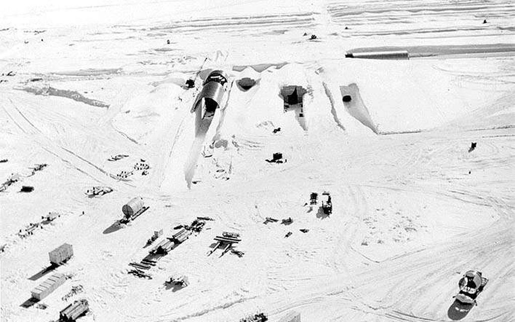 Salainen kylmän sodan ydinaseille rakennettu tukikohta sulaa Grönlannissa – Jääpeitteen alle hautautunut ydinjäte vaarassa vuotaa