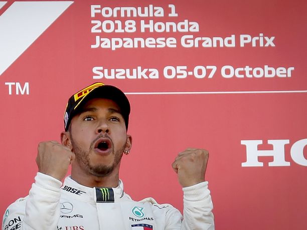 Lewis Hamilton on tuulettanut tämän kauden 17 osakilpailussa yhdeksää voittoa.