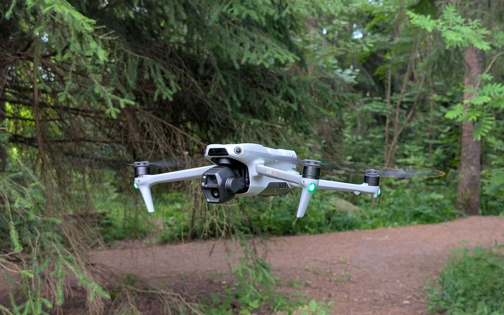 Kokeilussa kaksi dronea: DJI Air 3S ja DJI Neo