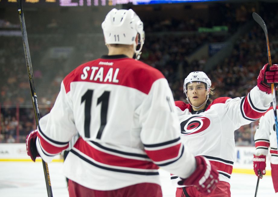 Jordan Staal re-signs with Carolina Hurricanes NHL