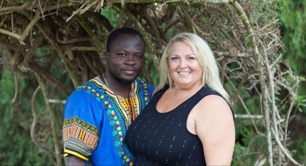 Michael ja Angela avioituivat Nigeriassa, jonne kukaan Angelan perheenjäsenistä ei saapunut paikalle.
