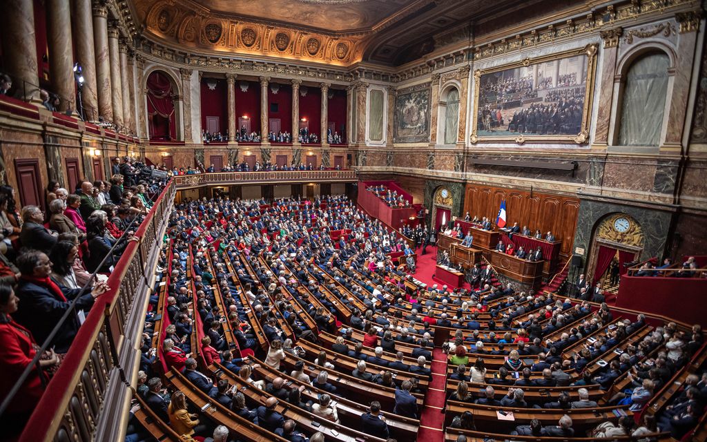 Ranska teki historiaa: Aborttioikeus perustuslakiin