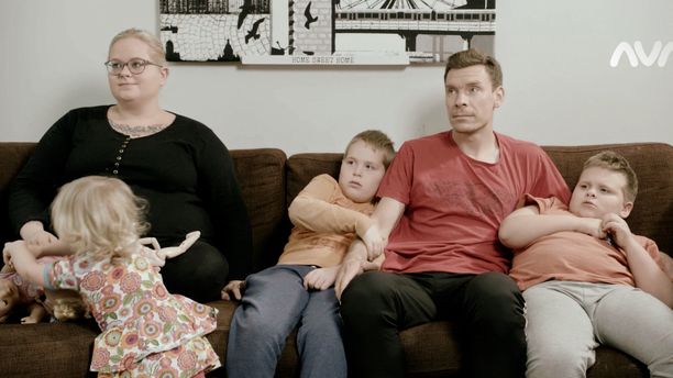 Savolaisten perheen ongelmia peliriippuvuuden ja ruman kielenkäytön kanssa ratkotaan Supernanny Suomen ensimmäisessä jaksossa.