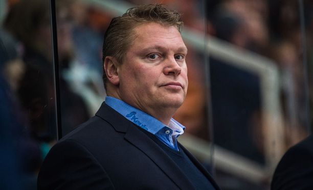 Lukon valmentaja Pekka Virta ei pitänyt näkemästään ottelussa Ilvestä vastaan.