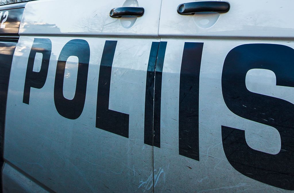 Mies ryösti Oulussa ruokakaupan teräaseella uhaten