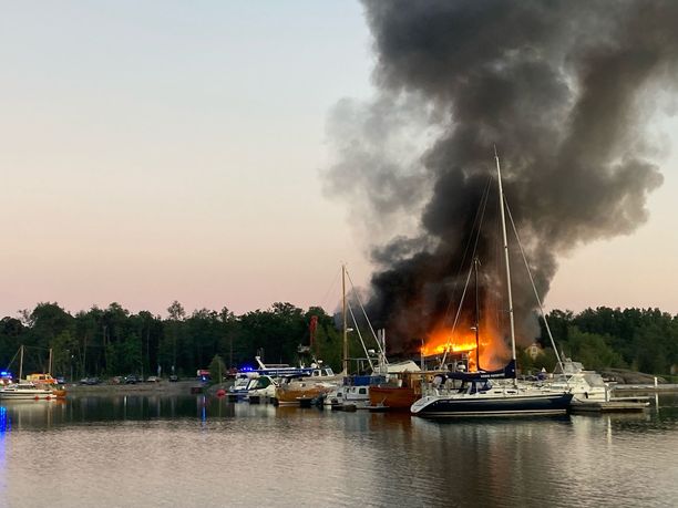 Löylymestarin sauna tuhoutui täysin Raumalla