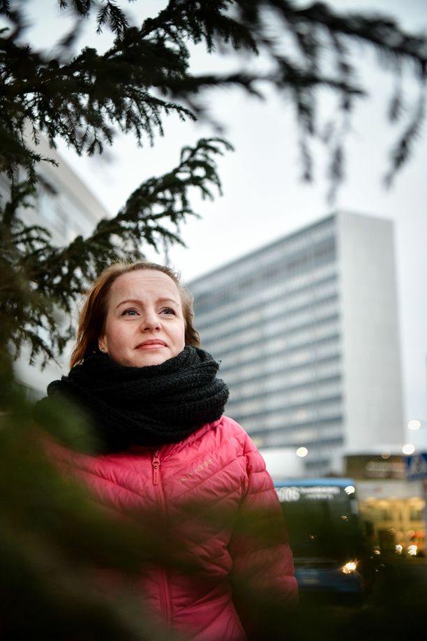 Helsinkiläinen sairaanhoitaja Tiina Vilén on työskennellyt jo lähes 19 vuotta tehohoitajana. Viime kevät oli monella mittarilla poikkeuksellinen. 