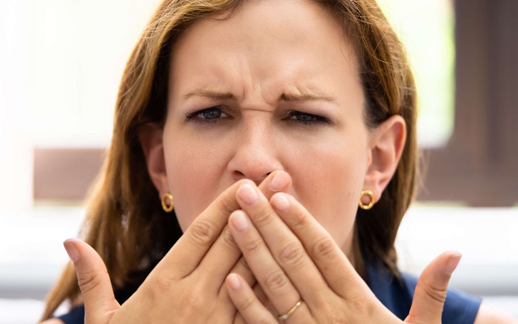 Joidenkin ihmisten hengitys haisee ällöttävälle – Hammaslääkäri kertoo miksi