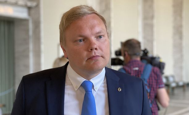 Keskustan eduskuntaryhmän puheenjohtaja Antti Kurvinen toivoo, että kansanedustajat kiinnittävät jatkossa enemmän huomiota sanavalintoihinsa täysistunnossa.